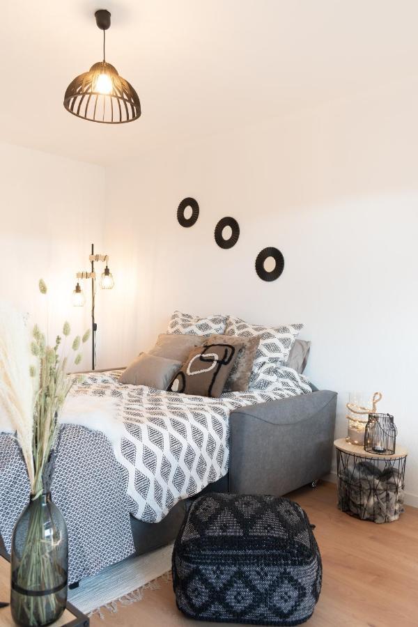 Apartamento Bienvenue Chez Vous Tres Calme Et En Plein Centre Mantes-la-Jolie Exterior foto